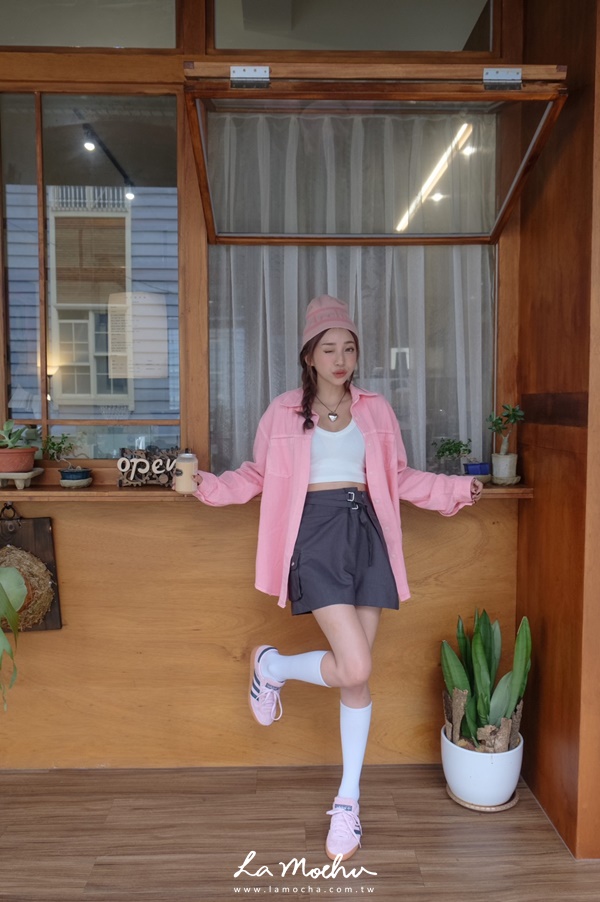側腰扣辣妹短裙